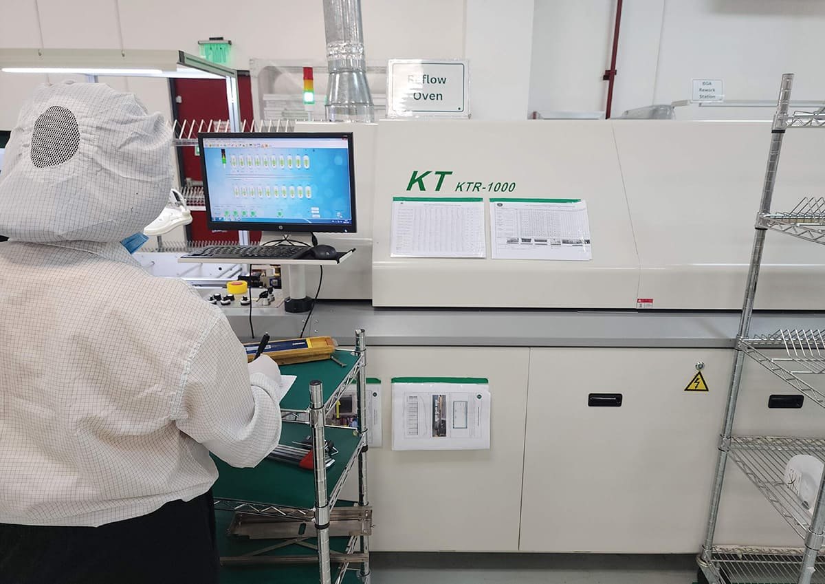 Reflow oven and BGA rework station